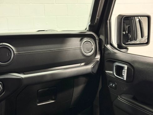 Used 2021 Jeep Gladiator Overland w/ Popular Equipment Package image 41