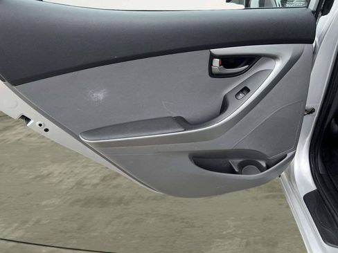 Used 2016 Hyundai Elantra SE FWD image 27