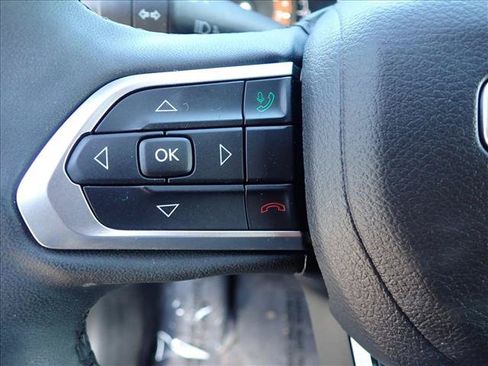 Used 2023 Jeep Compass Latitude AWD/4WD image 14