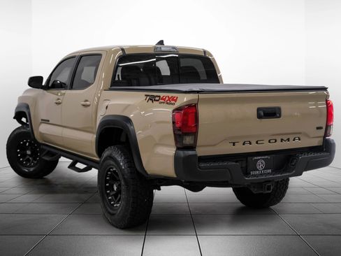 Used 2019 Toyota Tacoma TRD Off-Road AWD/4WD image 10