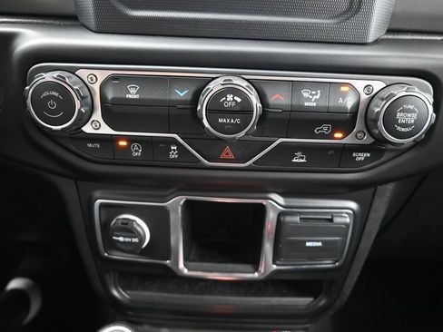 Used 2022 Jeep Wrangler Sport AWD/4WD image 23
