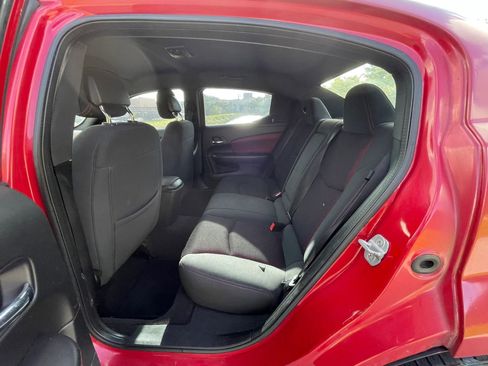 Used 2011 Dodge Avenger image 26