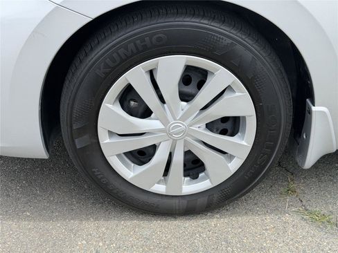 Used 2025 Nissan Versa S w/ Trunk Package FWD image 33