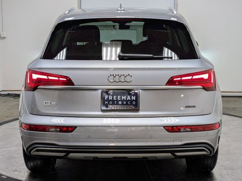 Used 2023 Audi Q5 Premium w/ Convenience Package image 8