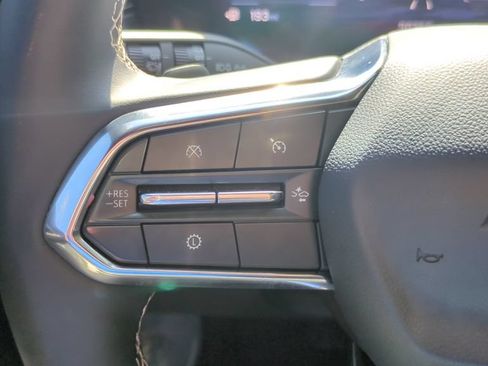 Used 2025 Chevrolet Traverse LT w/ Driver Confidence Package FWD image 23