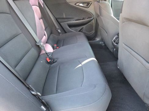 Used 2017 Chevrolet Malibu LT image 29