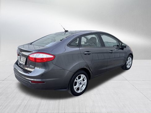 Used 2015 Ford Fiesta SE image 6