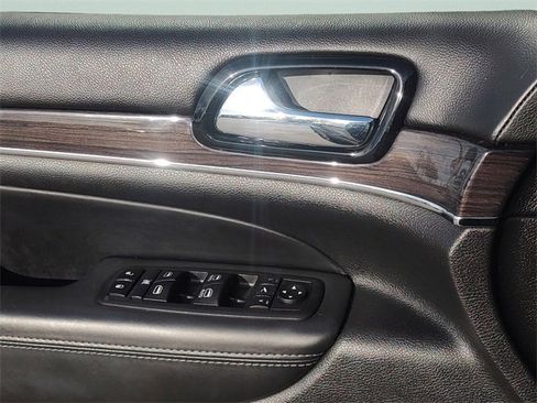 Certified 2020 Jeep Grand Cherokee Overland image 29