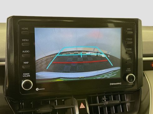 Used 2022 Toyota Corolla LE image 19