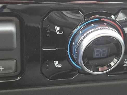 New 2026 GMC Sierra 2500 SLE w/ SLE Value Package; image 8