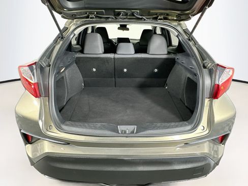 Used 2021 Toyota C-HR LE FWD image 27