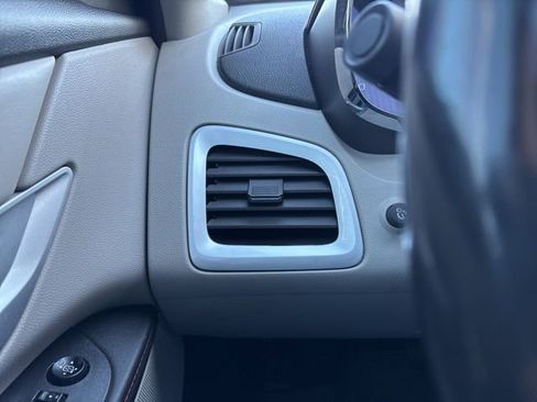 Used 2011 GMC Terrain SLT image 13