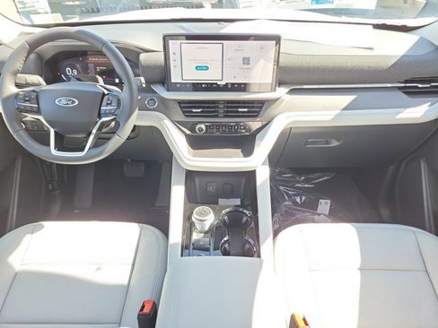 New 2026 Ford Explorer Platinum AWD/4WD image 17