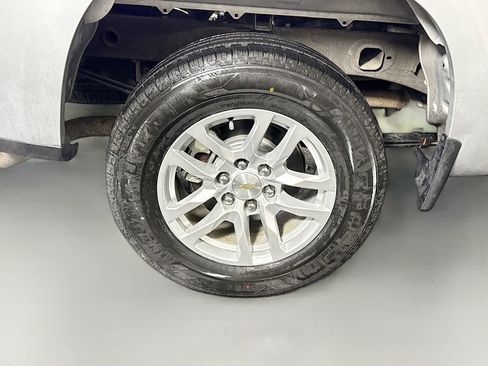 Used 2021 Chevrolet Silverado 1500 LT image 32