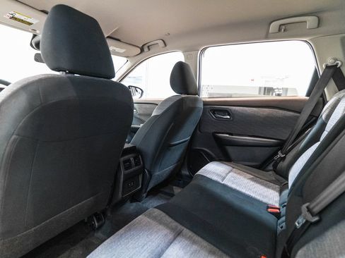 Used 2023 Nissan Rogue SV AWD/4WD image 13