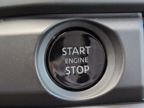 Used 2025 Nissan Pathfinder S FWD image 26