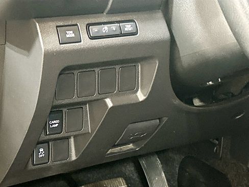 Used 2024 Nissan Frontier Pro-X RWD image 8
