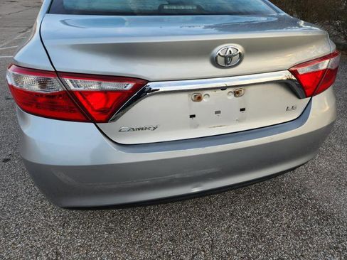 Used 2015 Toyota Camry LE image 25