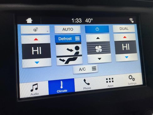 Used 2017 Ford Fusion SE w/ Equipment Group 602A image 27