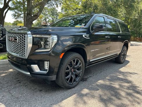 Used 2021 GMC Yukon XL Denali w/ Denali Ultimate Package AWD/4WD image 2