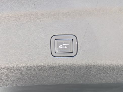 Used 2023 GMC Yukon SLT image 14