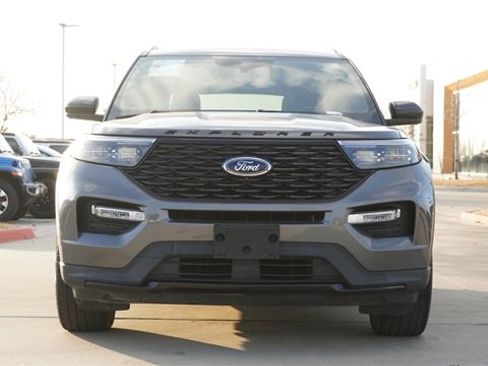 Used 2023 Ford Explorer ST-Line w/ Class IV Trailer Tow Package image 2