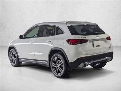 Used 2025 Mercedes-Benz GLA 250 image 11