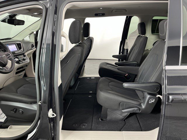 Used 2023 Chrysler Voyager LX FWD image 36