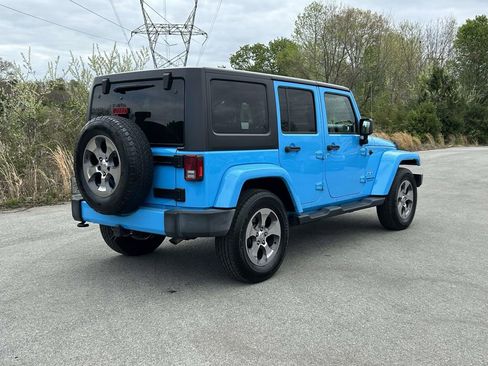 Used 2017 Jeep Wrangler Unlimited Sahara w/ Dual Top Group AWD/4WD image 3