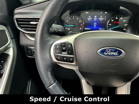Used 2022 Ford Explorer XLT w/ Equipment Group 202A AWD/4WD image 11