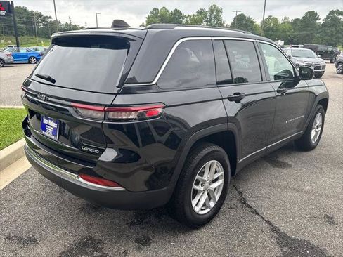 Used 2023 Jeep Grand Cherokee Laredo w/ Luxury Tech Group I AWD/4WD image 4