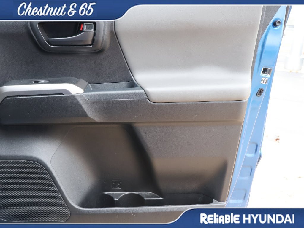 Used 2018 Toyota Tacoma SR5 RWD image 11