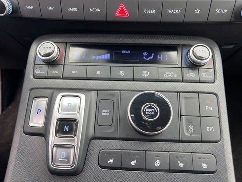 Used 2024 Hyundai Palisade Limited image 23