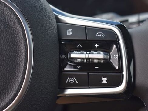New 2026 Kia Carnival SX Prestige FWD image 32
