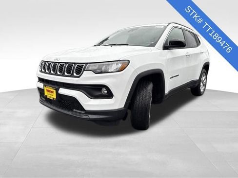 New 2026 Jeep Compass Latitude image 3