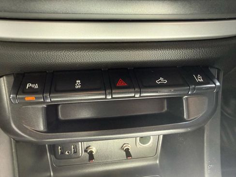 Used 2022 Chevrolet Colorado LT w/ Fleet Safety Package AWD/4WD image 13