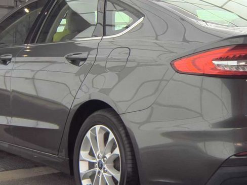 Used 2019 Ford Fusion SE image 22