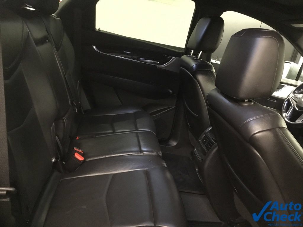 Used 2020 Cadillac XT5 Premium Luxury AWD/4WD image 39