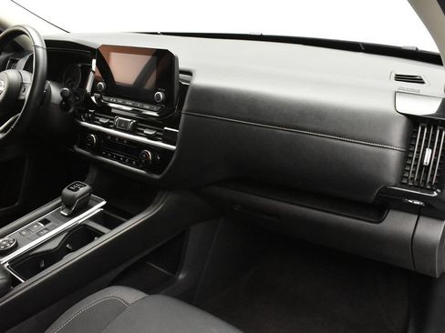 Used 2025 Nissan Pathfinder SV AWD/4WD image 24
