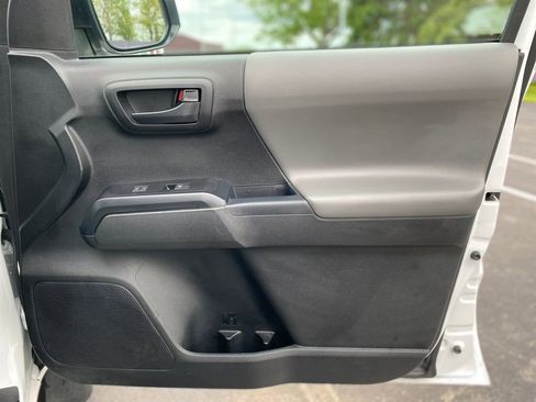 Used 2021 Toyota Tacoma SR RWD image 9