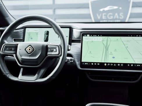 Used 2025 Rivian R1S Adventure image 63