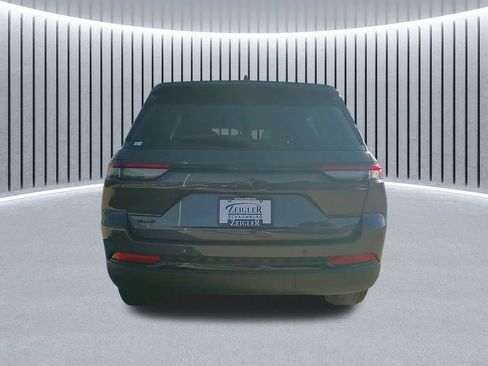 New 2025 Jeep Grand Cherokee Altitude AWD/4WD image 4