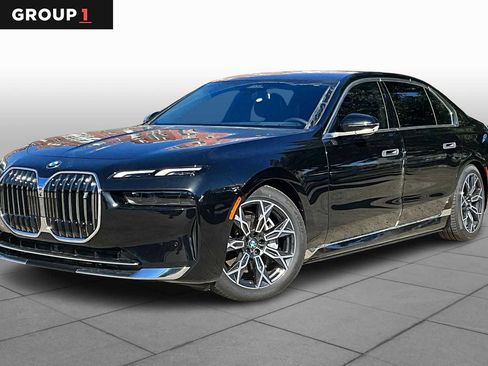 New 2025 BMW i7 xDrive60 w/ Premium Package image 1