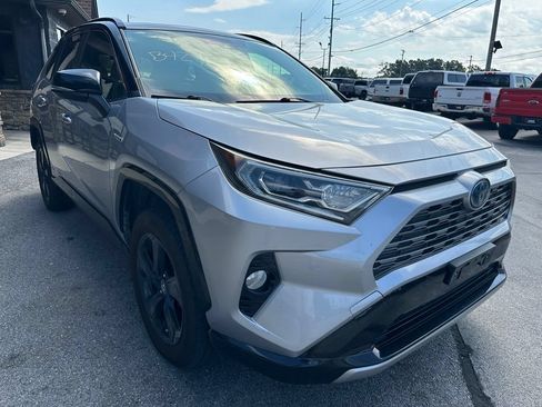 Used 2019 Toyota RAV4 XSE w/ XSE Weather Package AWD/4WD image 5