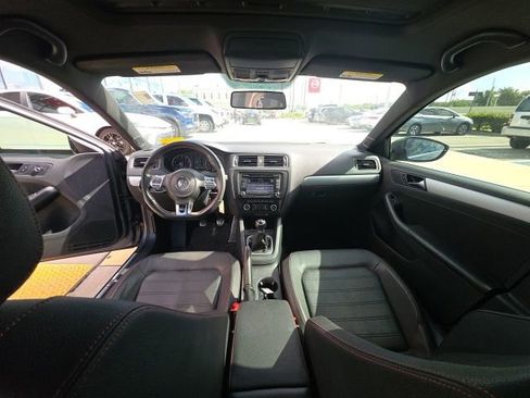 Used 2012 Volkswagen Jetta GLI FWD image 25