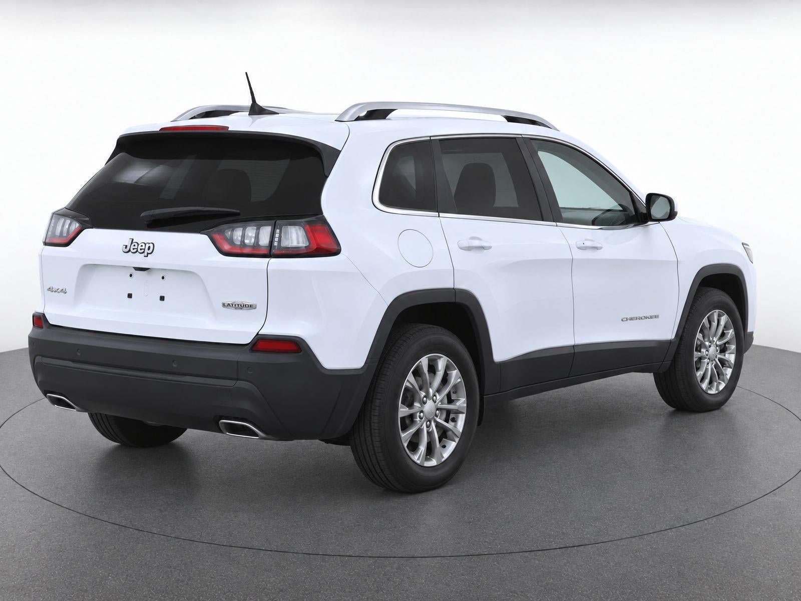 Used 2021 Jeep Cherokee Latitude Lux w/ Mopar Interior Package AWD/4WD image 4