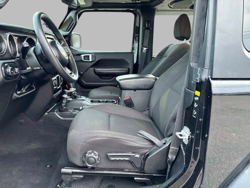 Certified 2023 Jeep Wrangler Sport AWD/4WD image 19