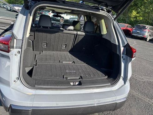 Certified 2025 Nissan Rogue SL w/ Tech Package FWD image 23