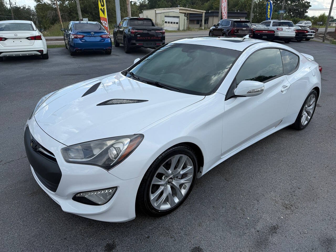 Used 2014 Hyundai Genesis 3.8 RWD image 7