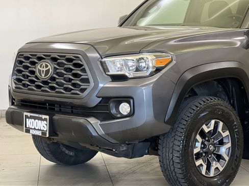 Used 2020 Toyota Tacoma TRD Off-Road w/ Technology Package AWD/4WD image 28